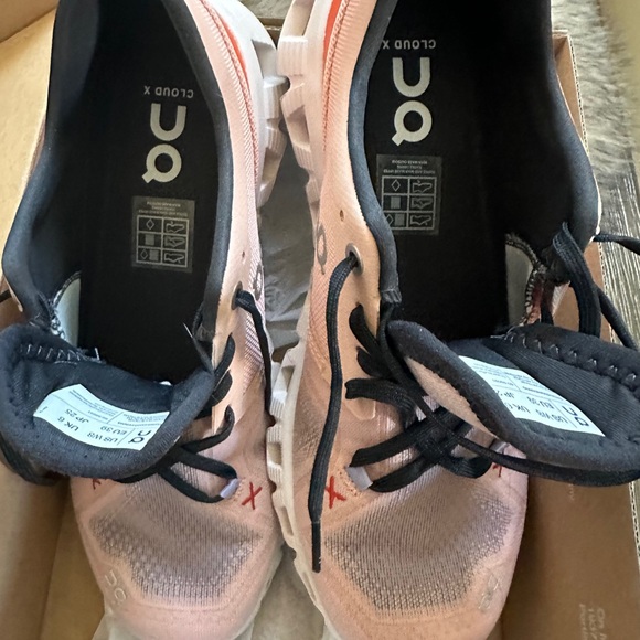 On cloud gym shoes - Picture 5 of 5